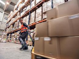 A warehouse stock clerk with Marfan syndrome had lifting restrictions.